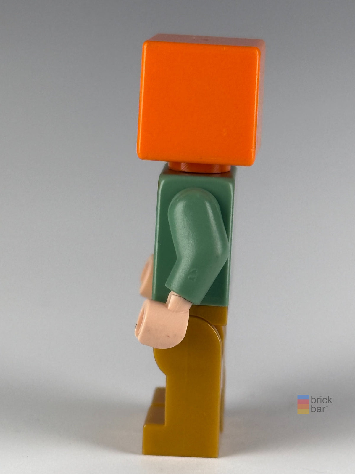 Alex min047 LEGO® Minecraft Minifigure side view — Brick Bar™