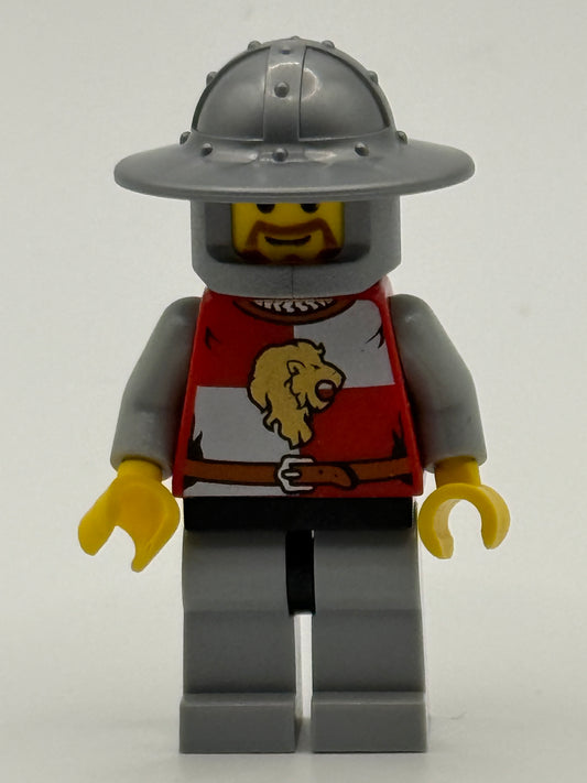 Lion Knight Quarters, Helmet with Broad Brim, Brown Beard Rounded cas445