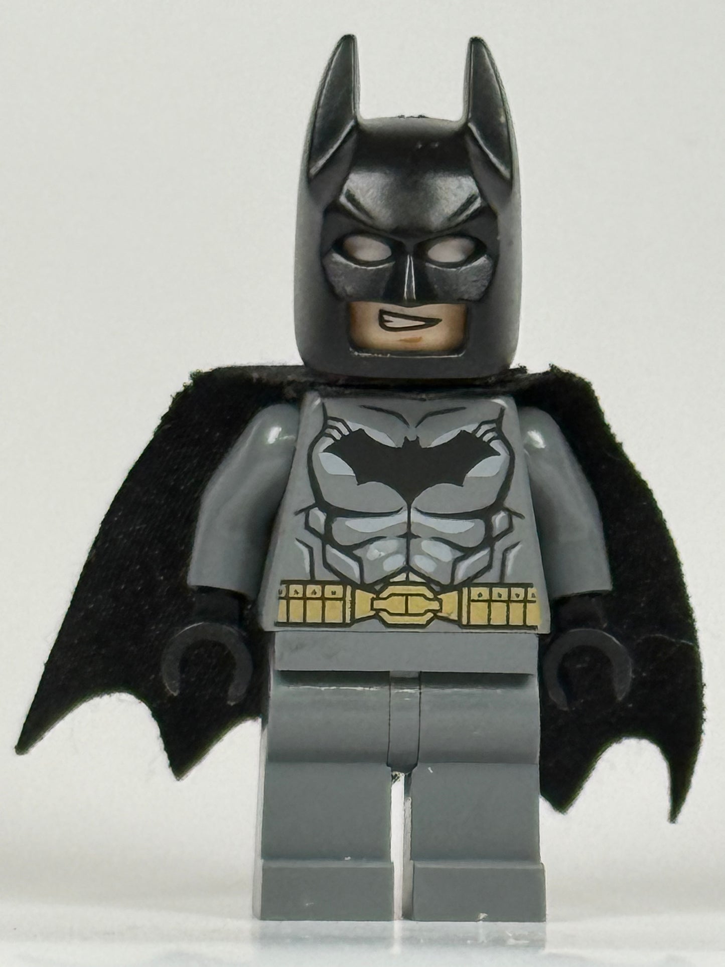 Batman, Dark Bluish Gray Suit, Gold Belt dim002