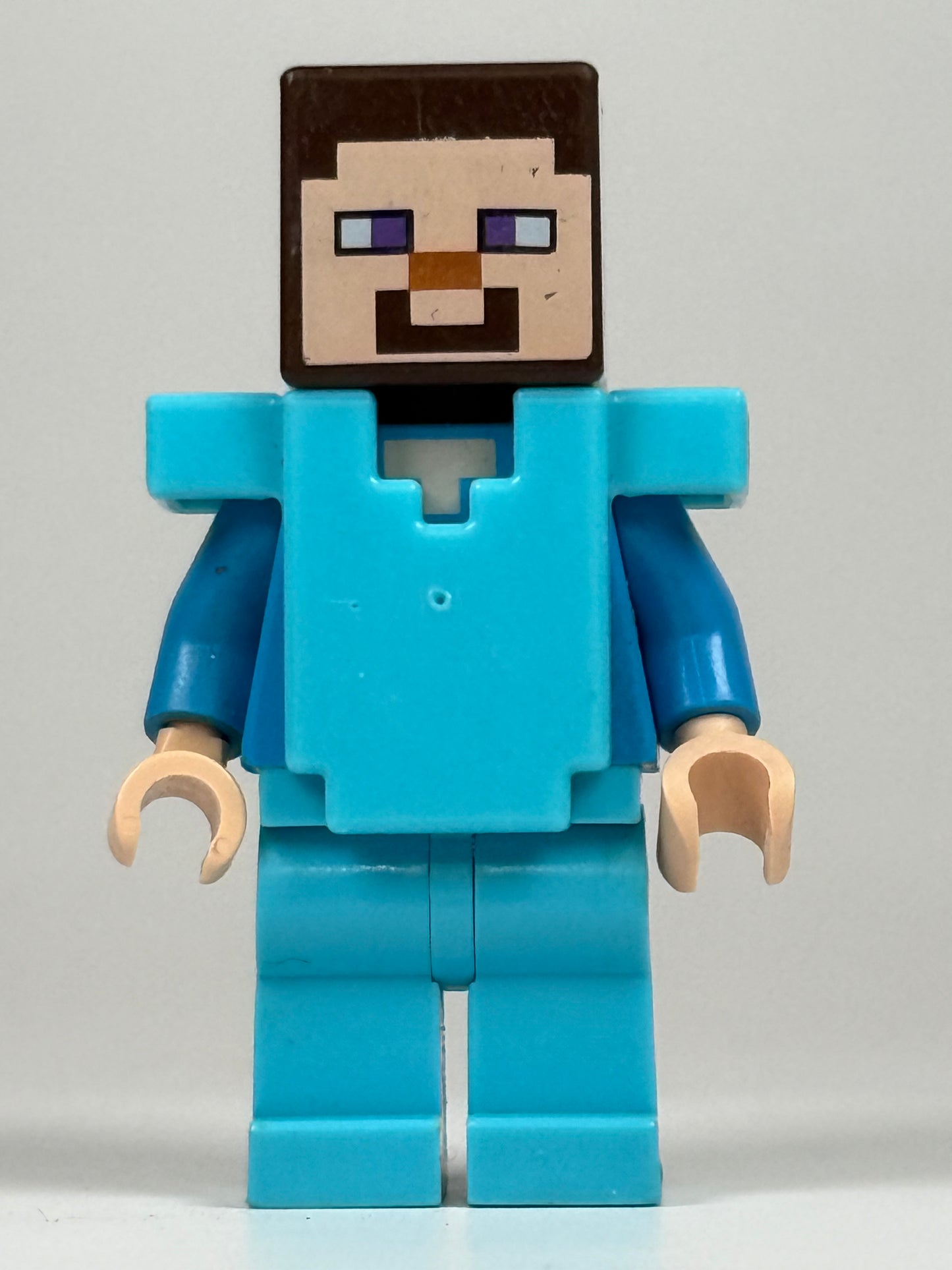 Steve, Medium Azure Legs, Armor min042