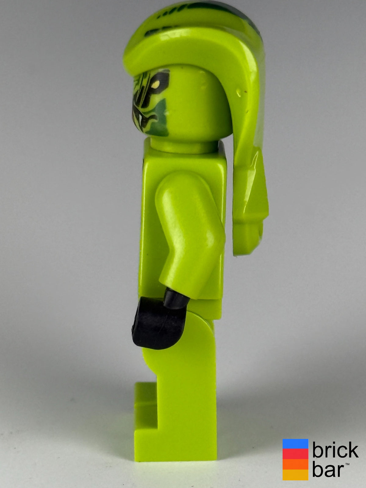 Lasha - Red Vials njo0051 LEGO NINJAGO minifigure, side view