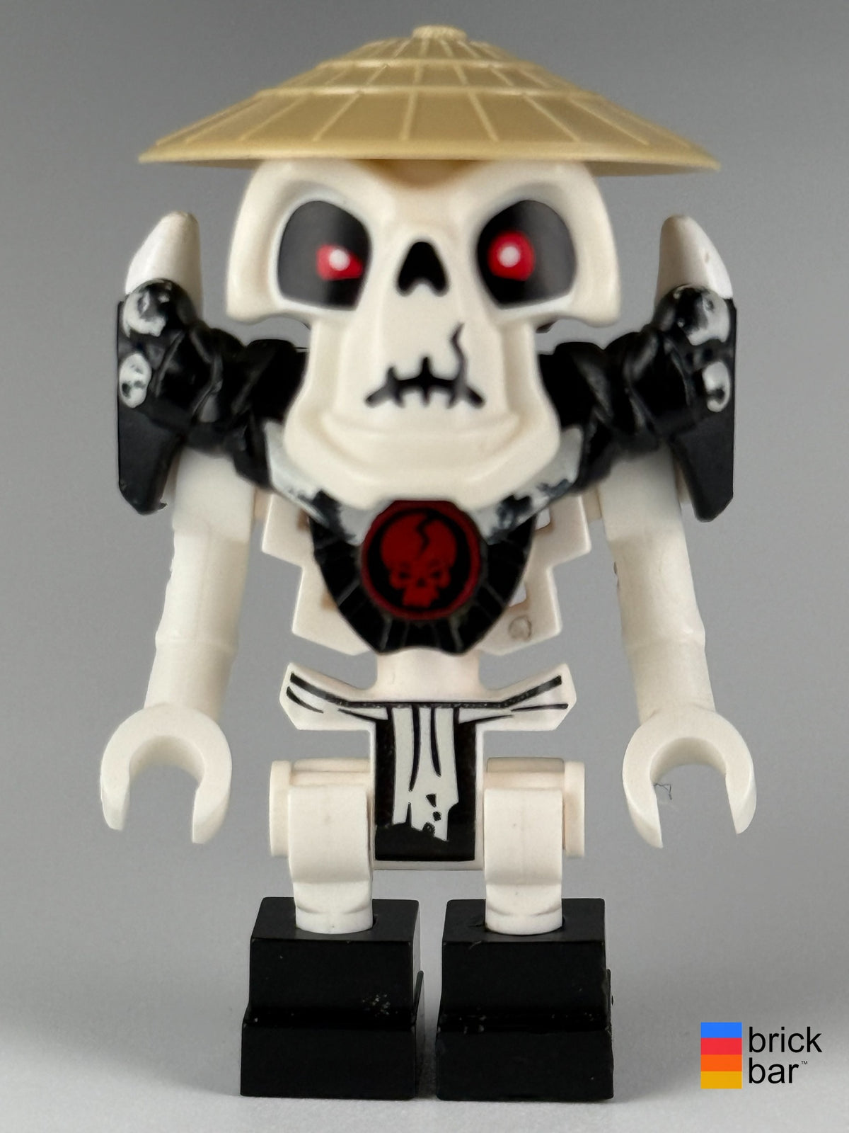 Wyplash (Skulkin) - Vertical Grip Hands njo0027 LEGO NINJAGO minifigure, front view