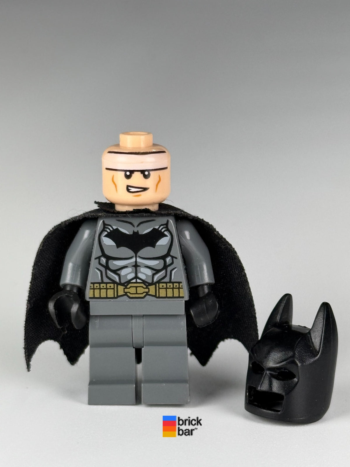 Batman sh0151, alternate smiling face and cowl detail