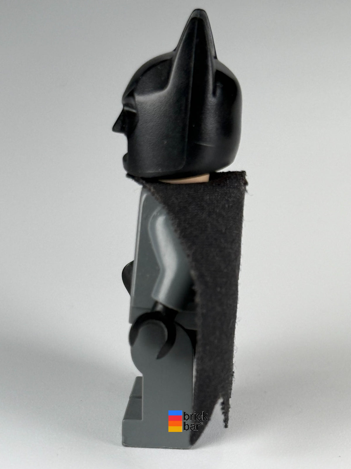 Batman sh0151, side view showing cape profile