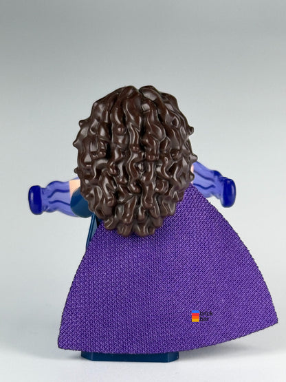 Agatha Harkness colmar13 LEGO Marvel Studios Series 2 minifigure — back photo by Brick Bar