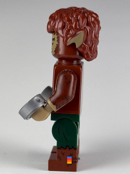 The Werewolf colmar16 LEGO Marvel Studios Series 2 minifigure with pictured accessories, side view