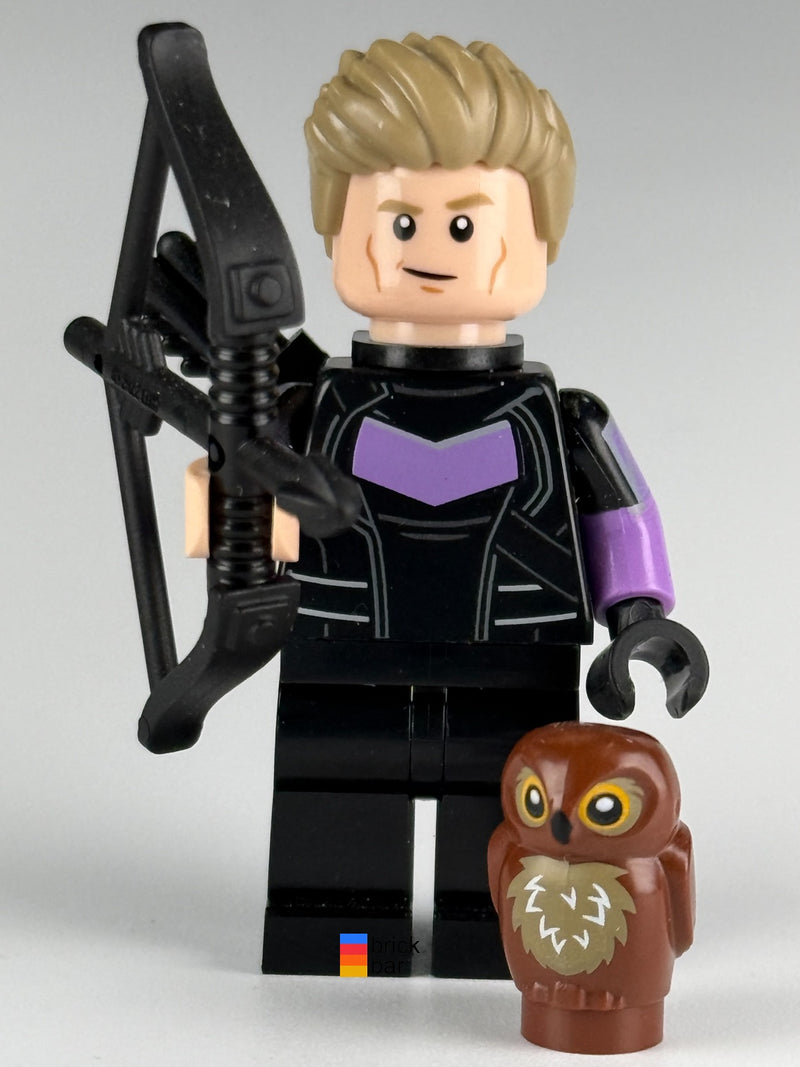 Hawkeye colmar18 LEGO Marvel Studios Series 2 minifigure with pictured accessories, front view