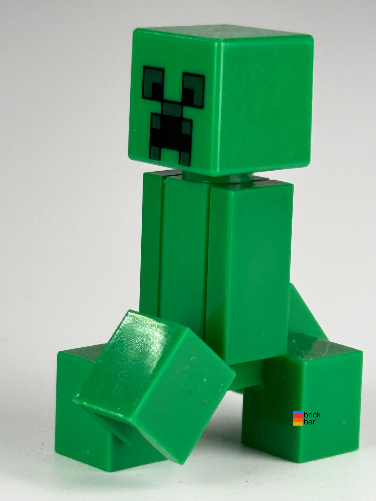Creeper min012 LEGO Minecraft minifigure side view — Brick Bar original photo