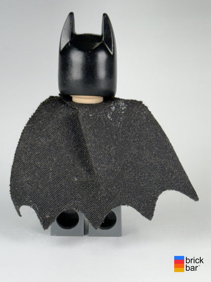 Batman dim002 LEGO Dimensions minifigure rear view showing worn and frayed black fabric cape