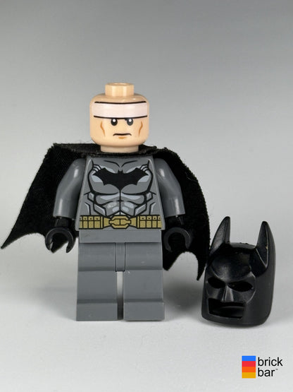 Batman dim002 LEGO Dimensions minifigure unmasked, stern alternate face and separate black cowl