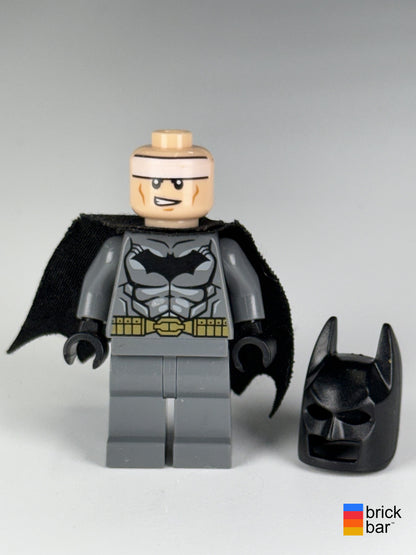 Batman dim002 LEGO Dimensions minifigure unmasked, smiling alternate face and separate black cowl