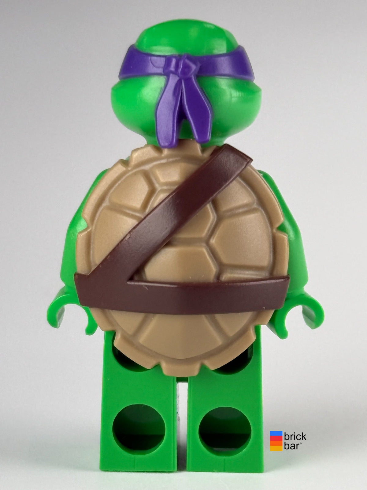 Donatello Frown tnt019 LEGO Teenage Mutant Ninja Turtles minifigure back view, Brick Bar original photograph