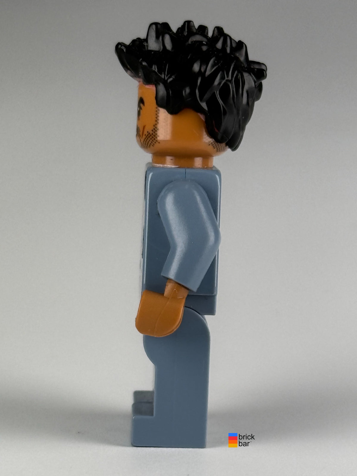 Simon Masrani jw003 LEGO Jurassic World minifigure, side view, Brick Bar original photo