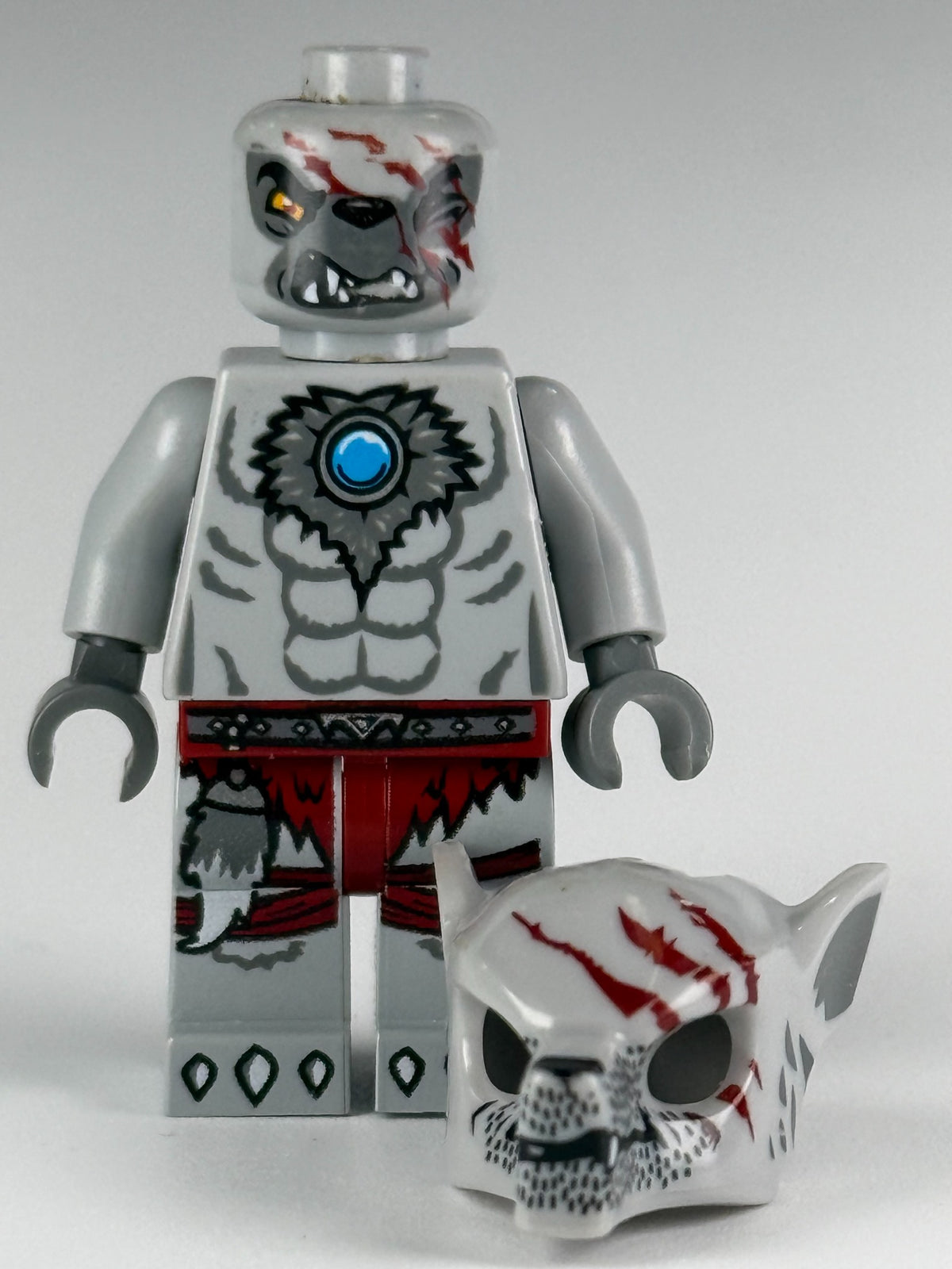 Winzar loc009 LEGO Legends of Chima minifigure face detail 2