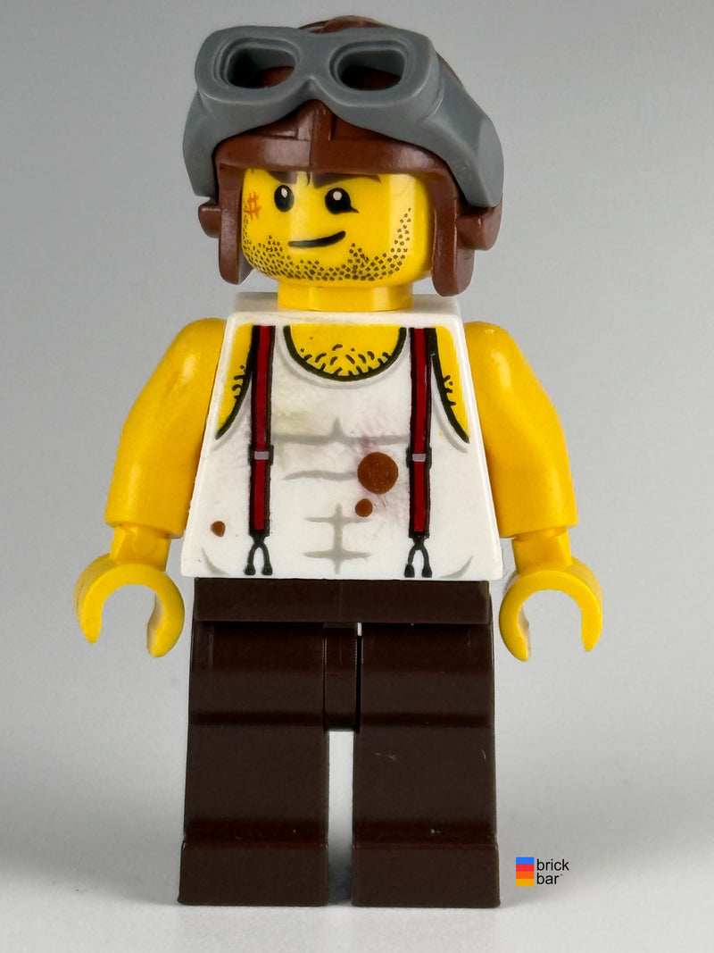 Mac McCloud pha006 LEGO Pharaoh's Quest minifigure with dark bluish gray aviator goggles, front view; original Brick Bar photograph