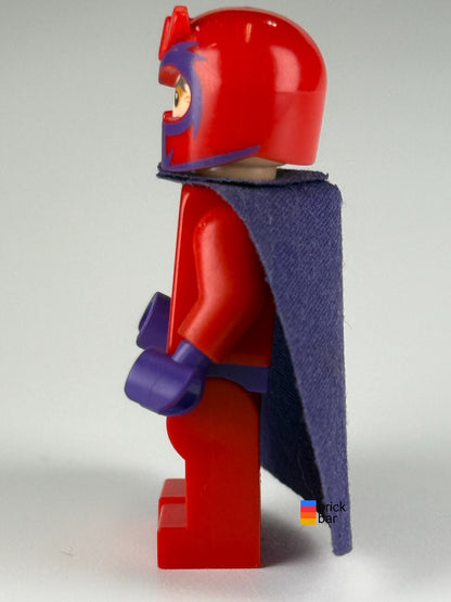 Magneto sh0031 LEGO Marvel minifigure, side view.