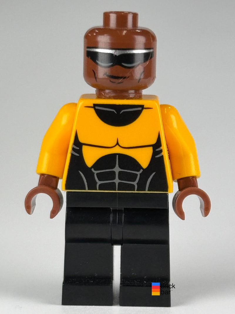 Power Man Luke Cage sh0104 LEGO Marvel minifigure — front view