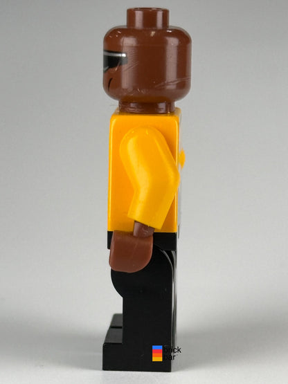 Power Man Luke Cage sh0104 LEGO Marvel minifigure — side view