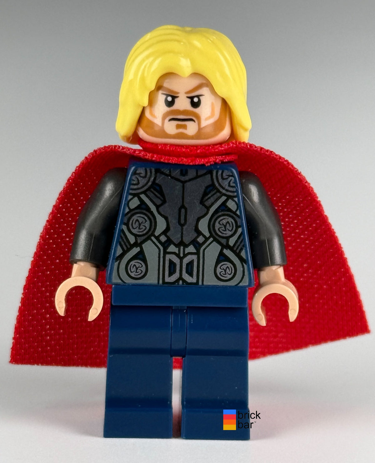 Thor sh0170 LEGO Marvel minifigure, front view