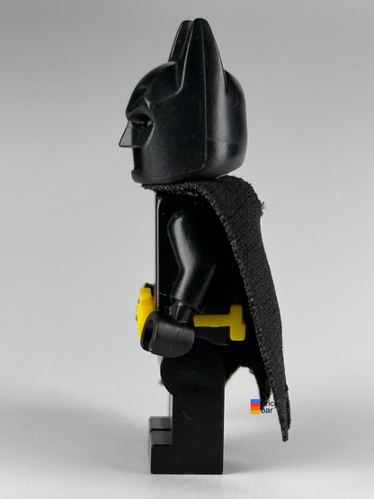 Batman sh0318 side – LEGO DC Super Heroes minifigure, Brick Bar photo