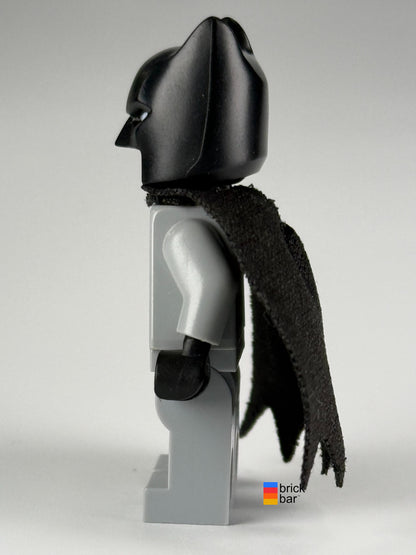 Batman sh0531 LEGO DC Super Heroes minifigure — side view, original Brick Bar photo