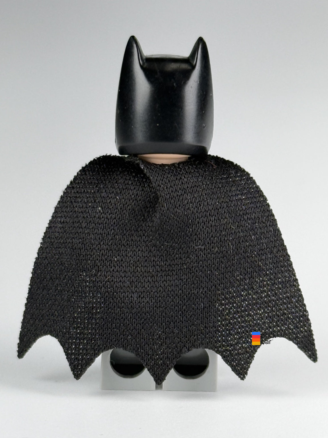 Batman sh0552 back, black scalloped cape