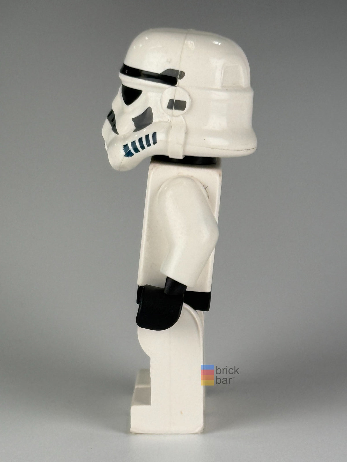 Side view of Stormtrooper sw0036b white helmet and armor