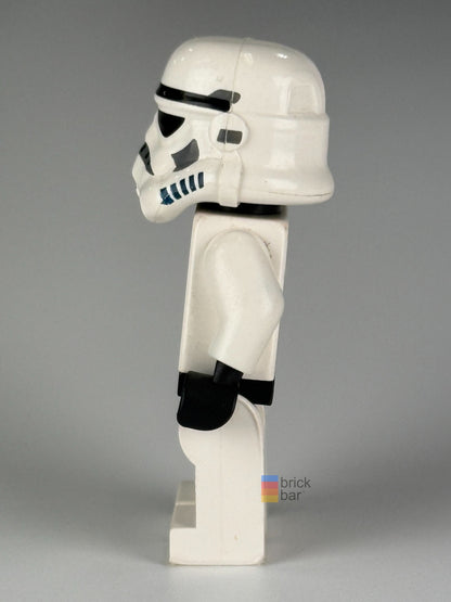 Side view of Stormtrooper sw0036b white helmet and armor