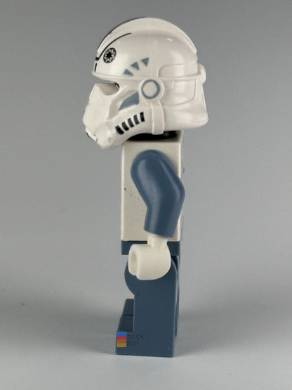Clone Trooper V-wing Pilot sw0118 LEGO Star Wars minifigure side view – Brick Bar™
