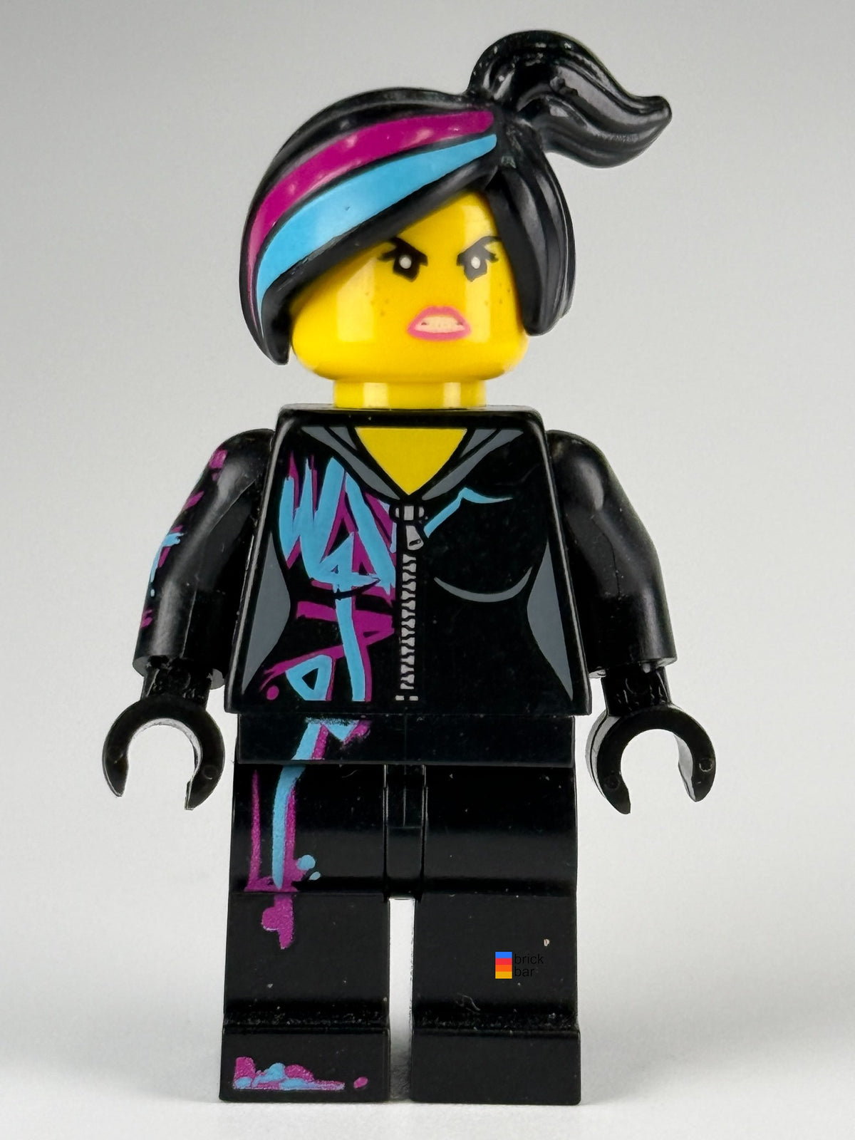 Lucy Wyldstyle tlm103 LEGO Movie 2, front angry view, original Brick Bar product photo