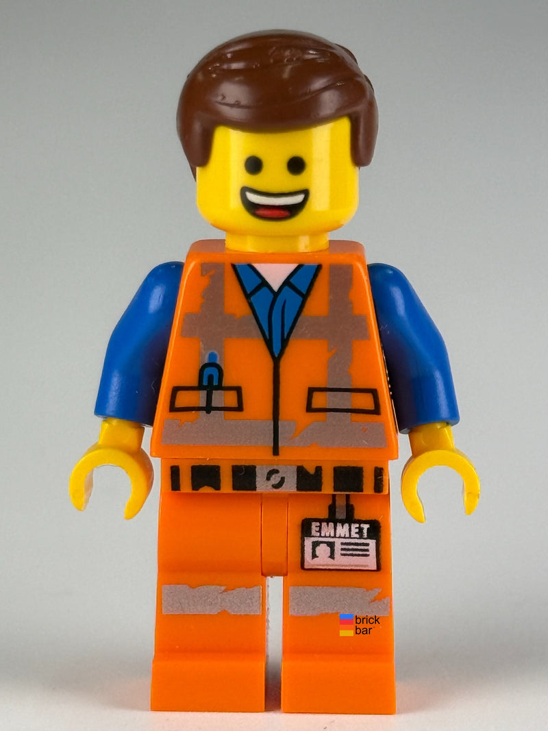 Emmet tlm113 LEGO The LEGO Movie 2 worn uniform, front smile view, original Brick Bar photograph
