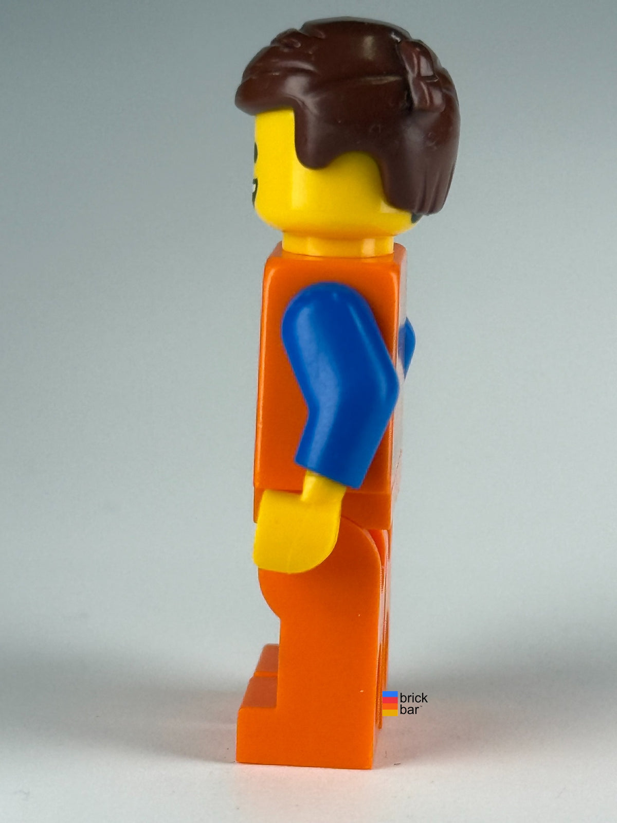 Emmet tlm113 LEGO The LEGO Movie 2 worn uniform, side view, original Brick Bar photograph