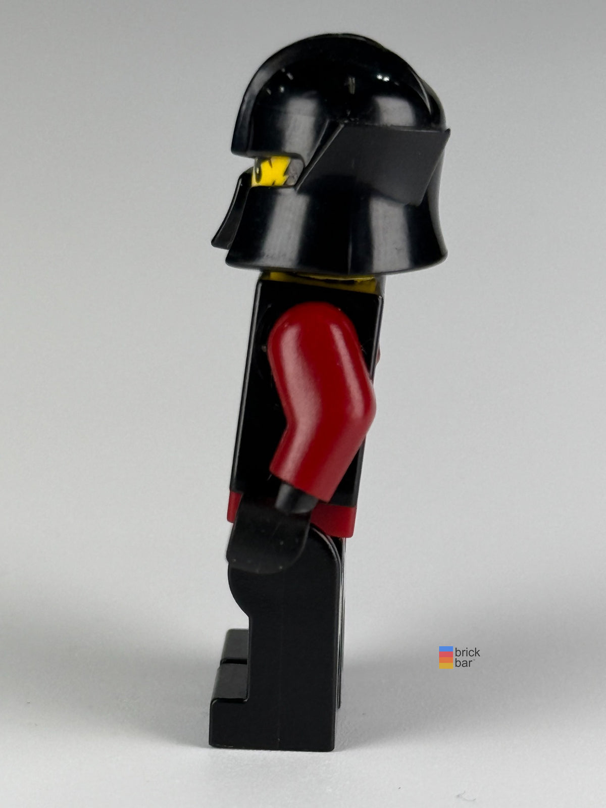 Shadow Knight cas257 LEGO® Knights' Kingdom II Minifigure side view — Brick Bar™