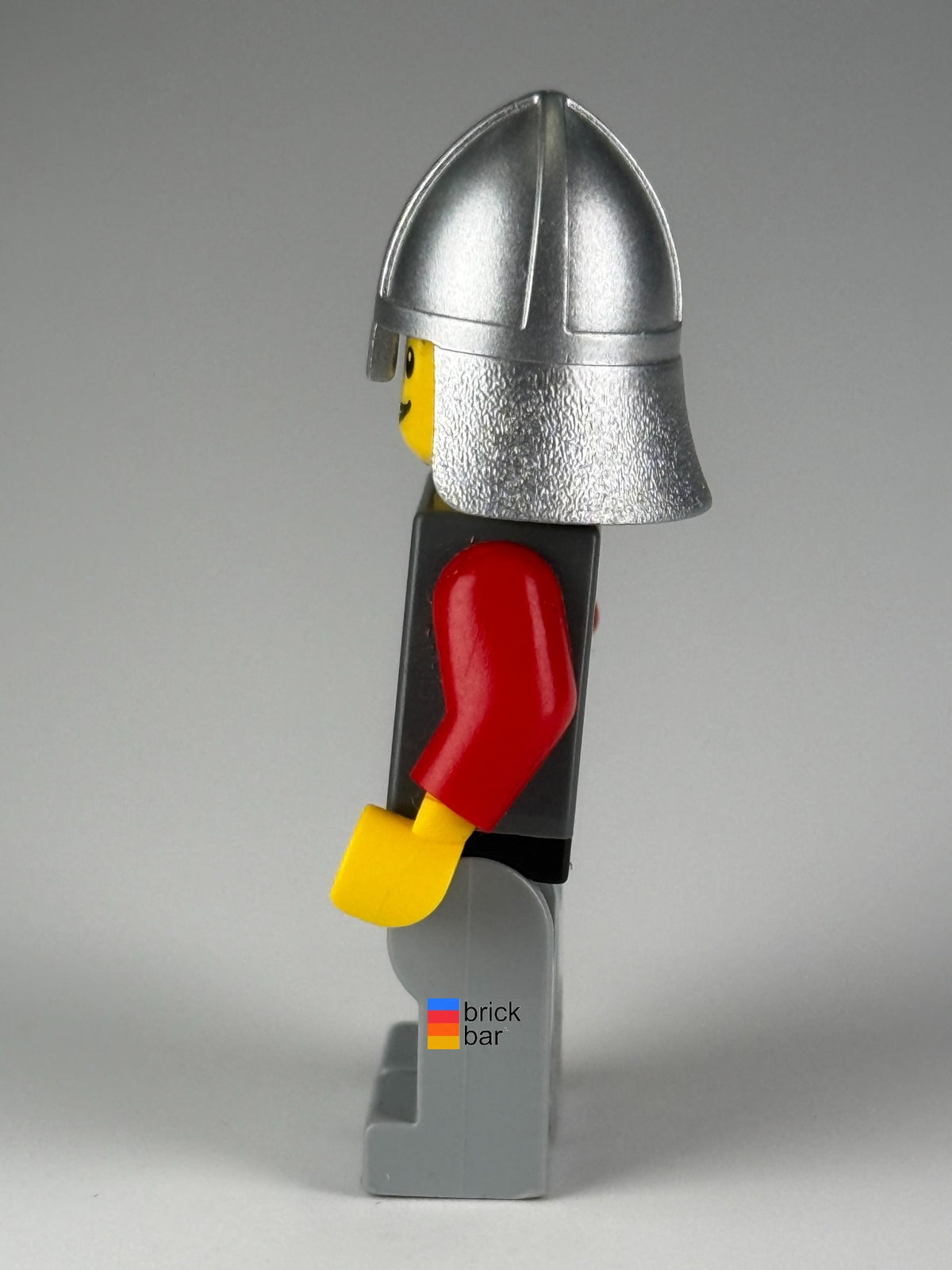 Kingdoms Lion Knight cas460 LEGO® Castle Minifigure side view — Brick Bar™