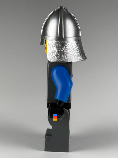 King's Knight cas530 LEGO® Castle Minifigure side view — Brick Bar™