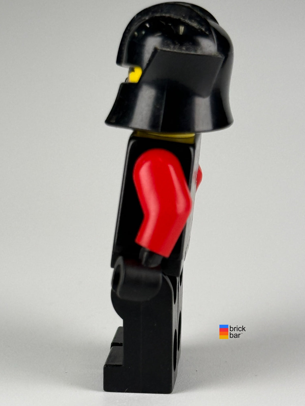 Castle Dragon Knight cas537 LEGO® Castle Minifigure side view — Brick Bar™