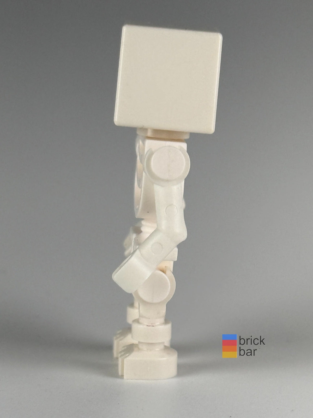 Skeleton min011 LEGO® Minecraft minifigure side view — Brick Bar