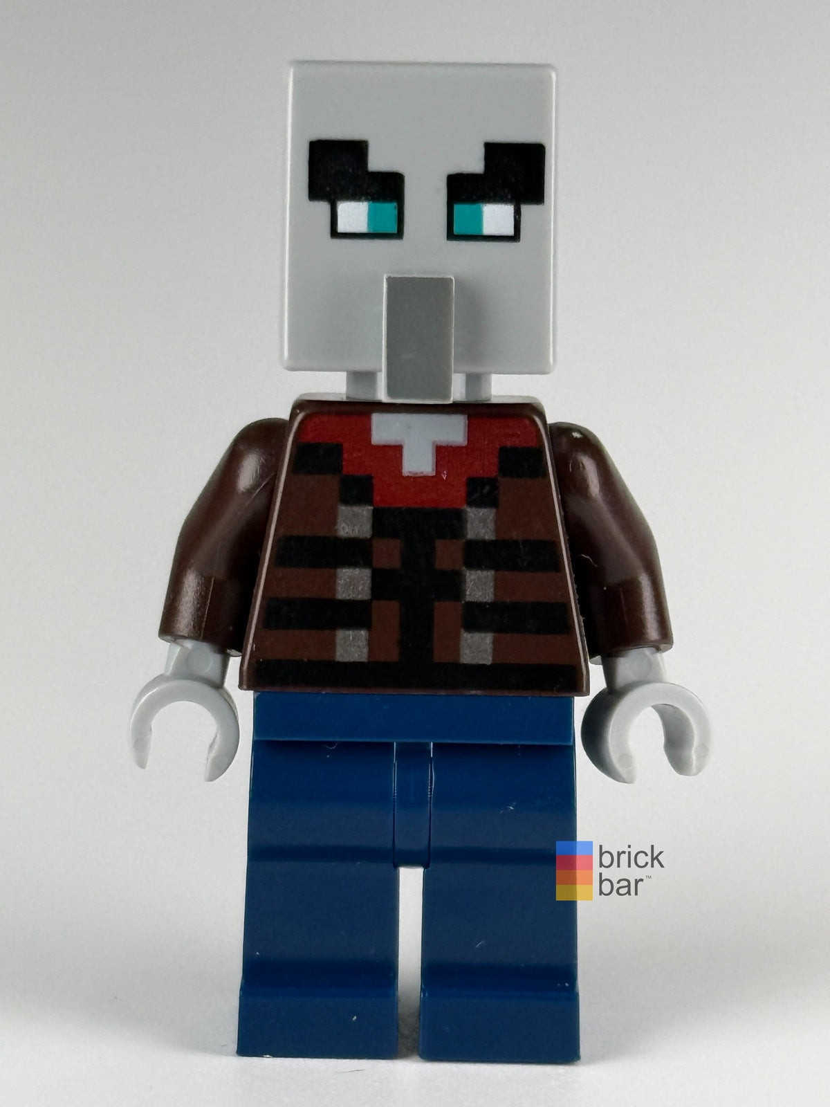 Illager Vindicator Wide Eyes min078 LEGO® Minecraft minifigure front view — Brick Bar