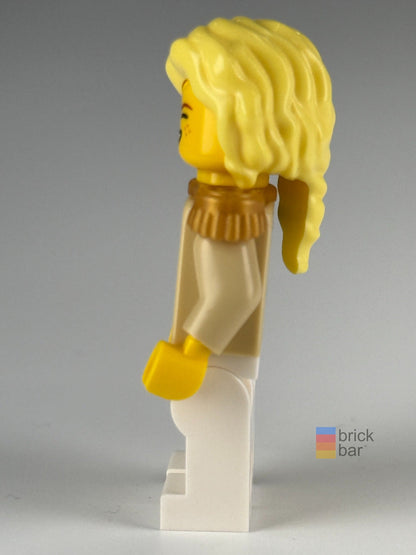 Camilla - Admiral's Daughter idea228 side view, actual Brick Bar photograph
