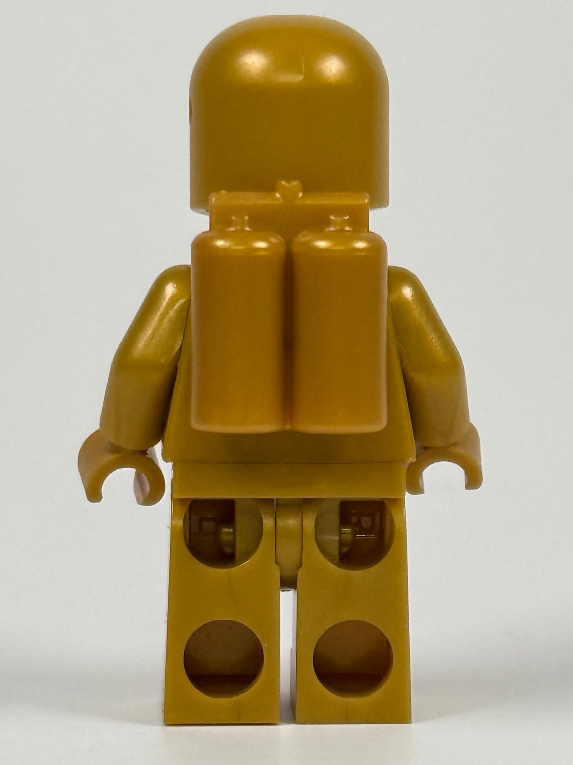 LEGO Classic Space pearl gold minifigure idea230 back view with air tanks