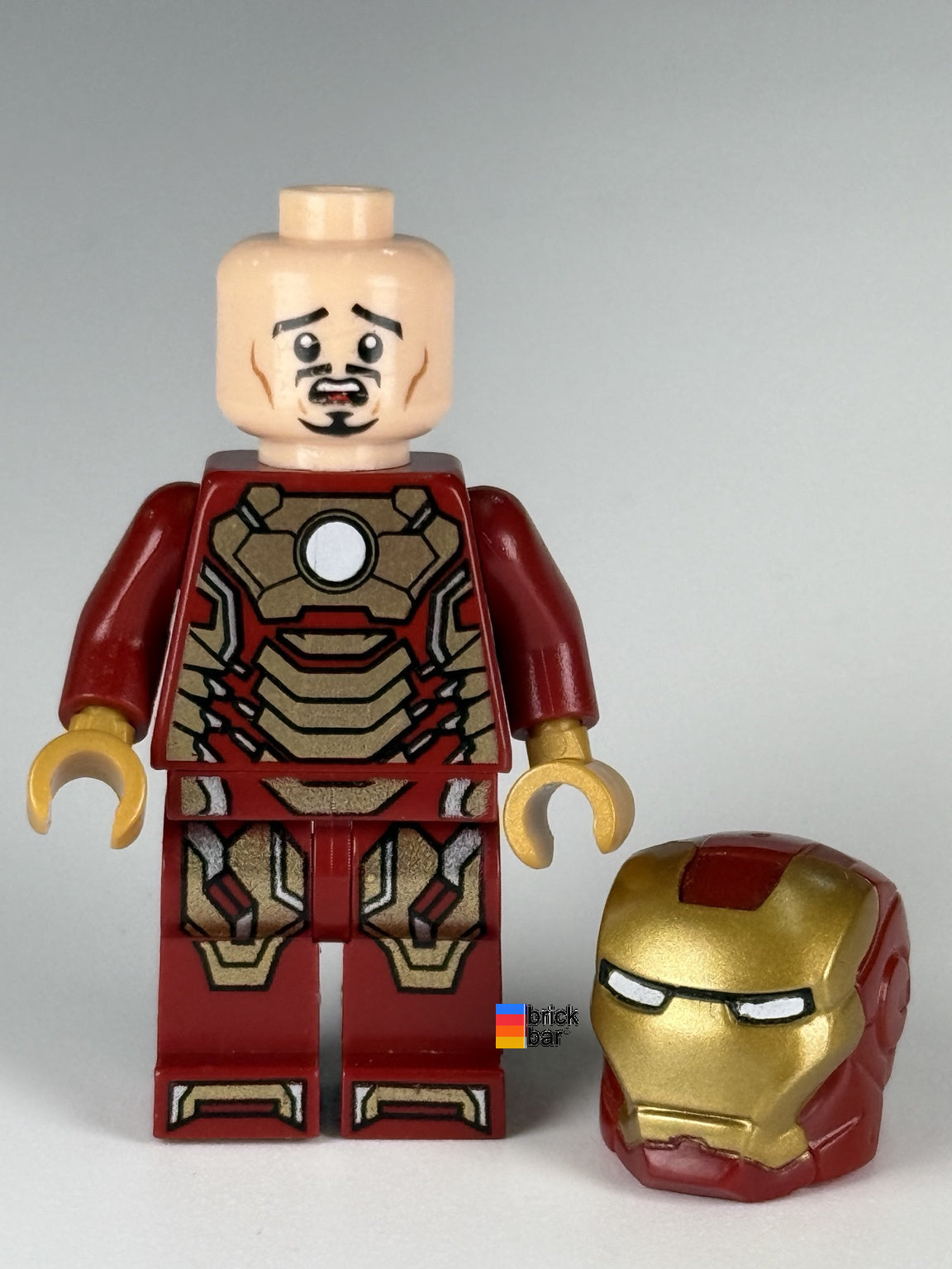 Iron Man - Mark 42 Armor sh0065 LEGO minifigure, scared face view