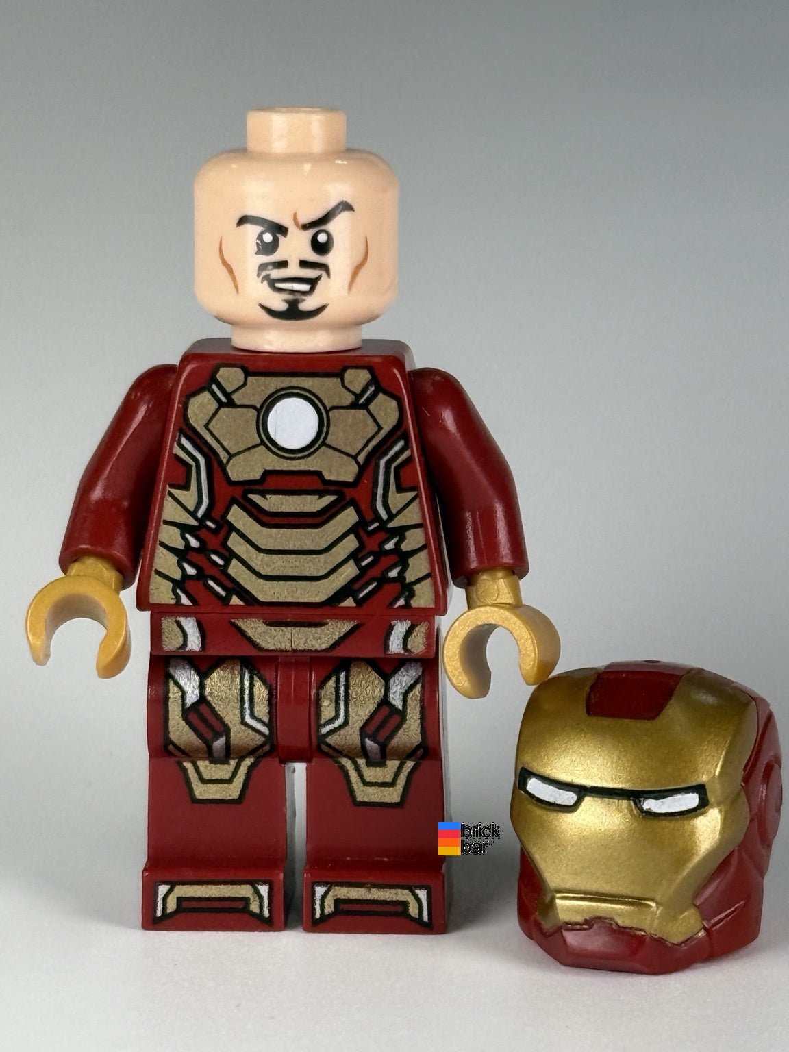 Iron Man - Mark 42 Armor sh0065 LEGO minifigure, sneering face view