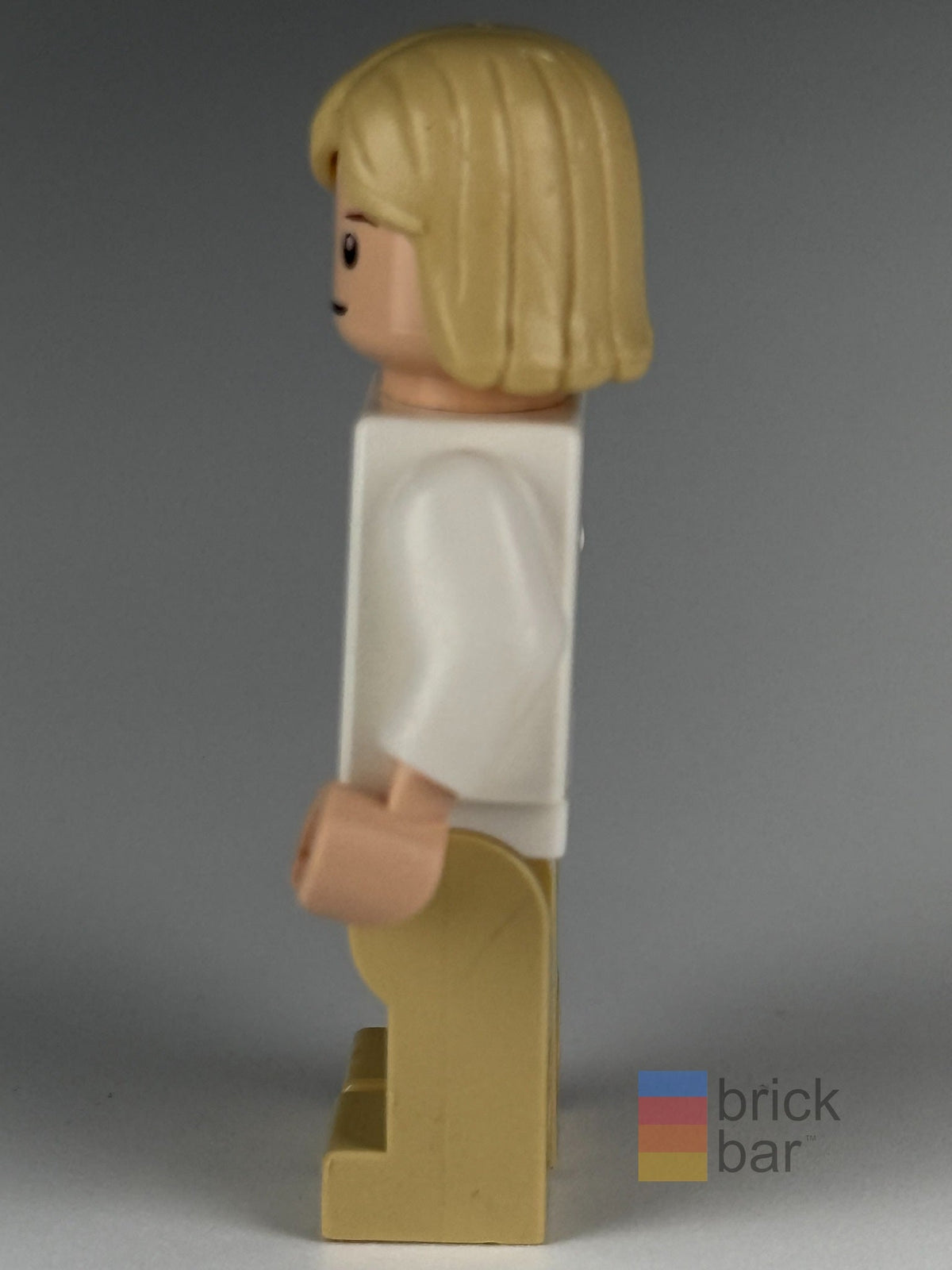 Luke Skywalker sw0273 LEGO Star Wars minifigure side view — original Brick Bar™ photograph