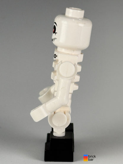 Bonezai (Skulkin) - Vertical Grip Hands njo0008 LEGO NINJAGO minifigure, side view