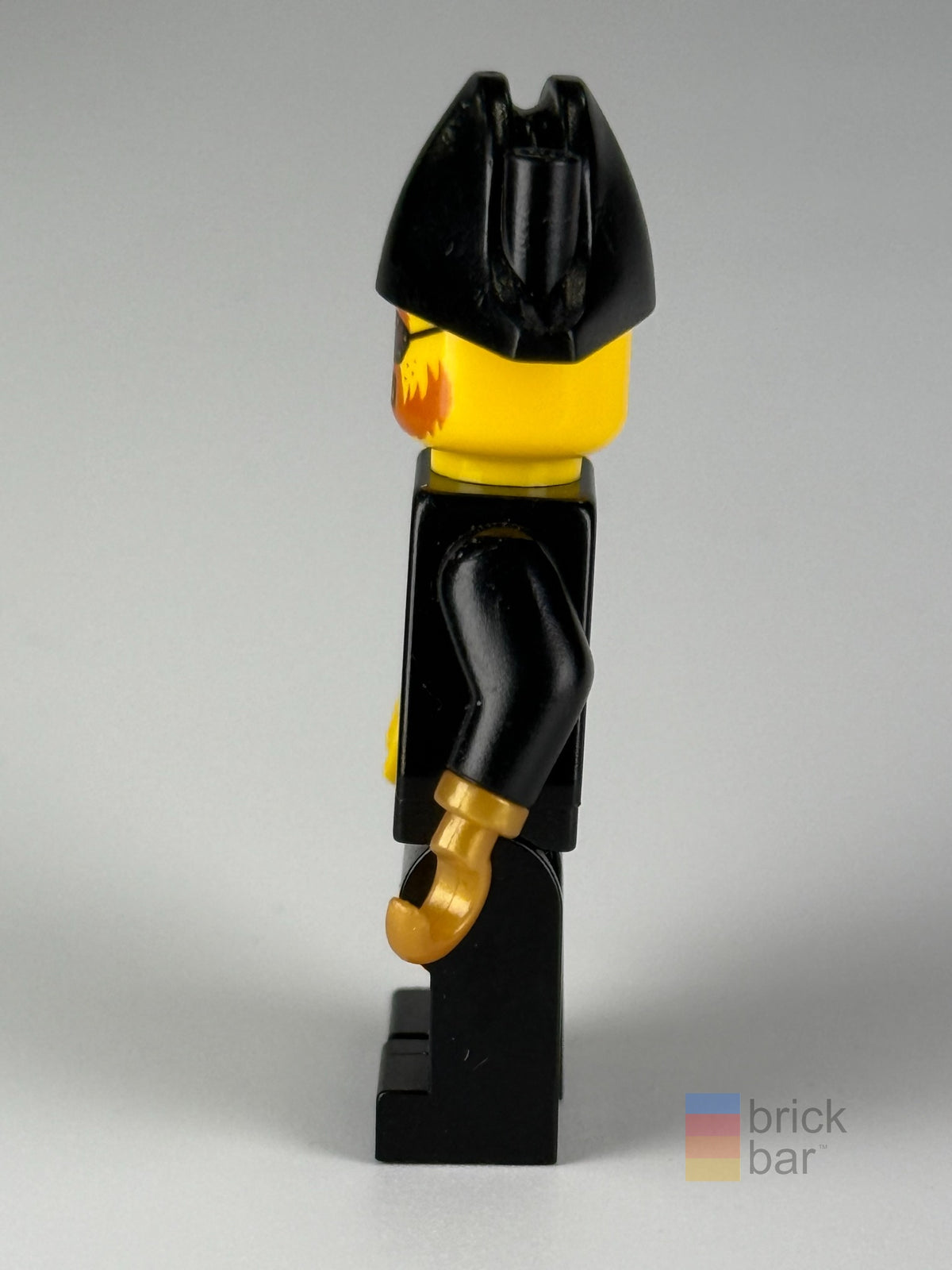 Pirate Chess King pi171 side view - genuine pre-owned LEGO minifigure