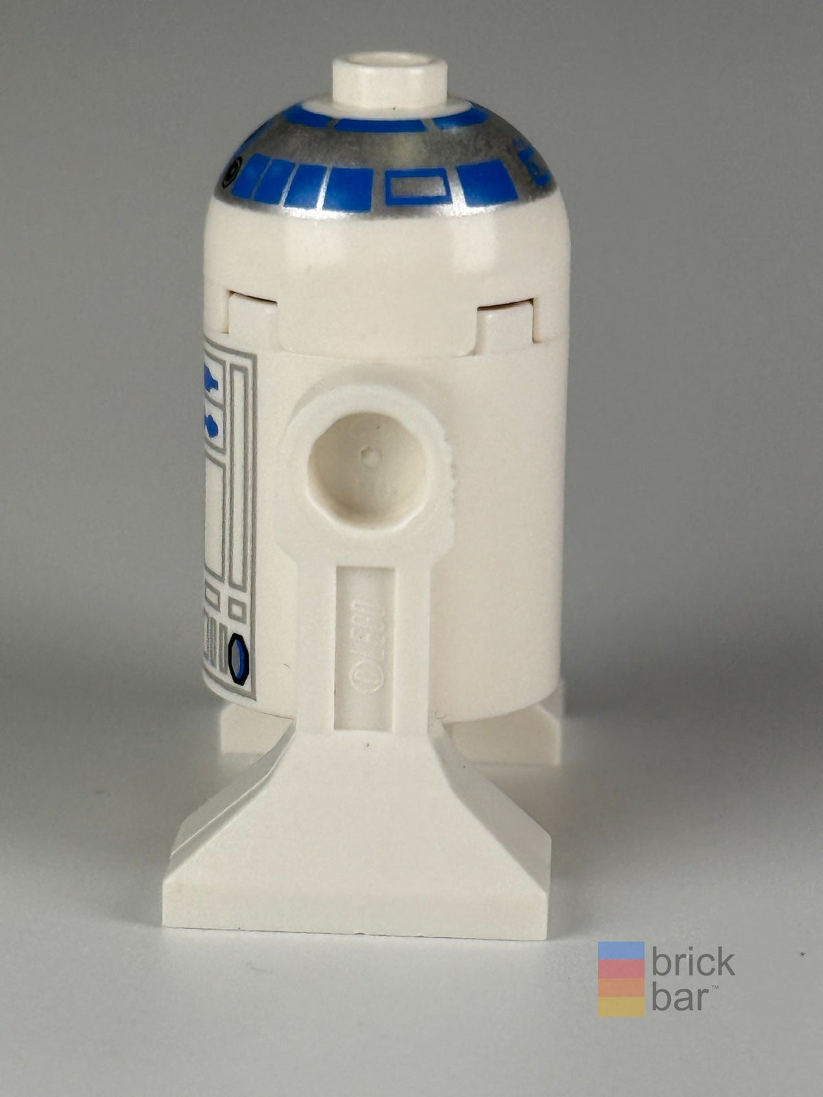 R2-D2 sw0028 LEGO Star Wars minifigure side view — original Brick Bar™ photograph