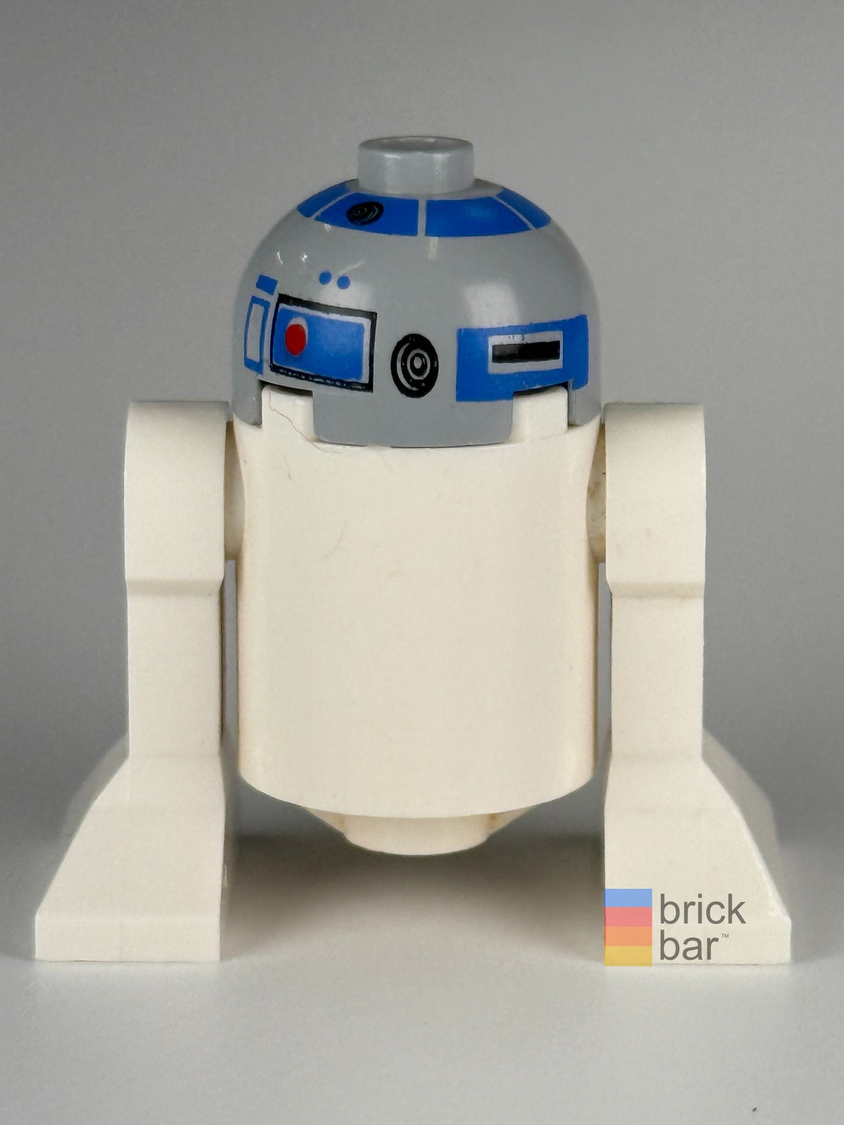 R2-D2 LEGO Star Wars minifigure sw0217 back view — original Brick Bar™ photograph