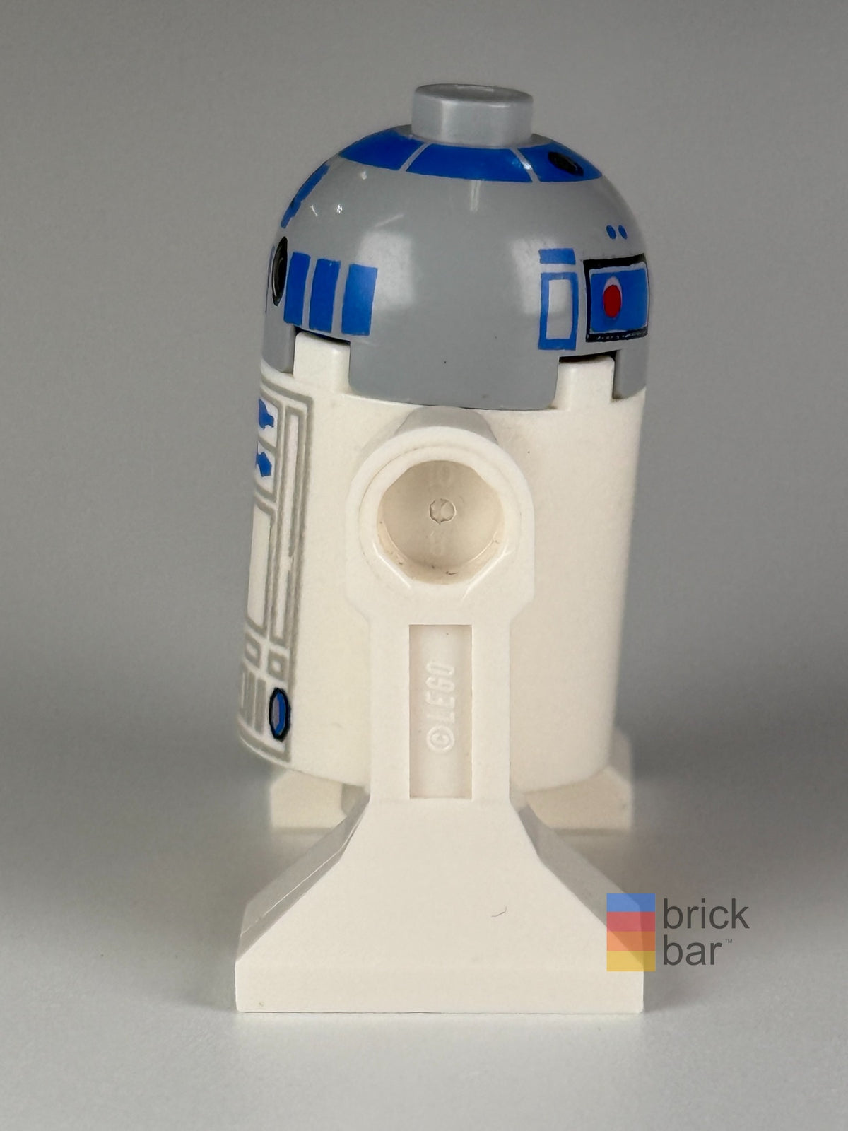 R2-D2 LEGO Star Wars minifigure sw0217 side view — original Brick Bar™ photograph