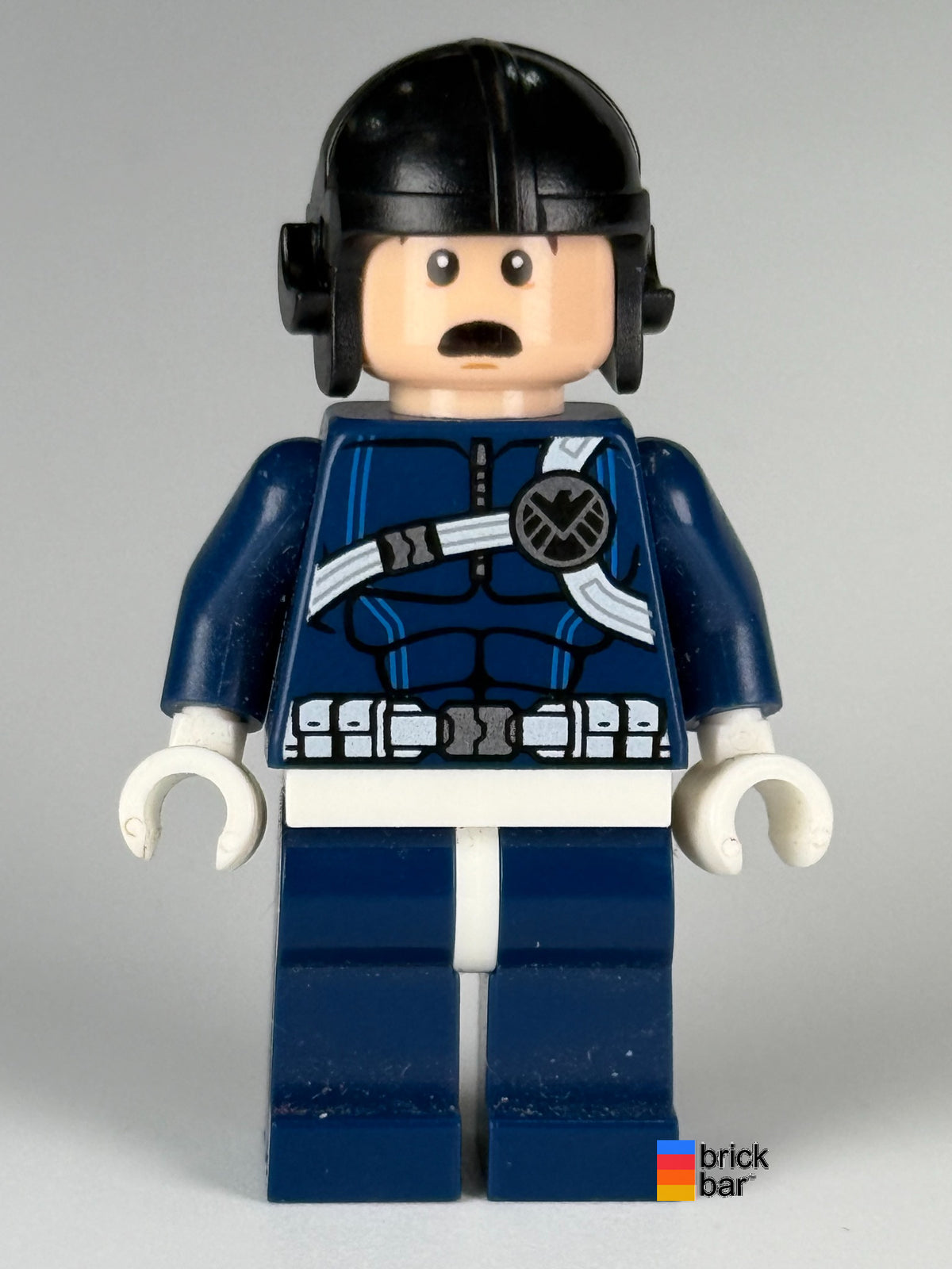 SHIELD Agent - White Hips and Hands sh0188 LEGO minifigure, alternate face view
