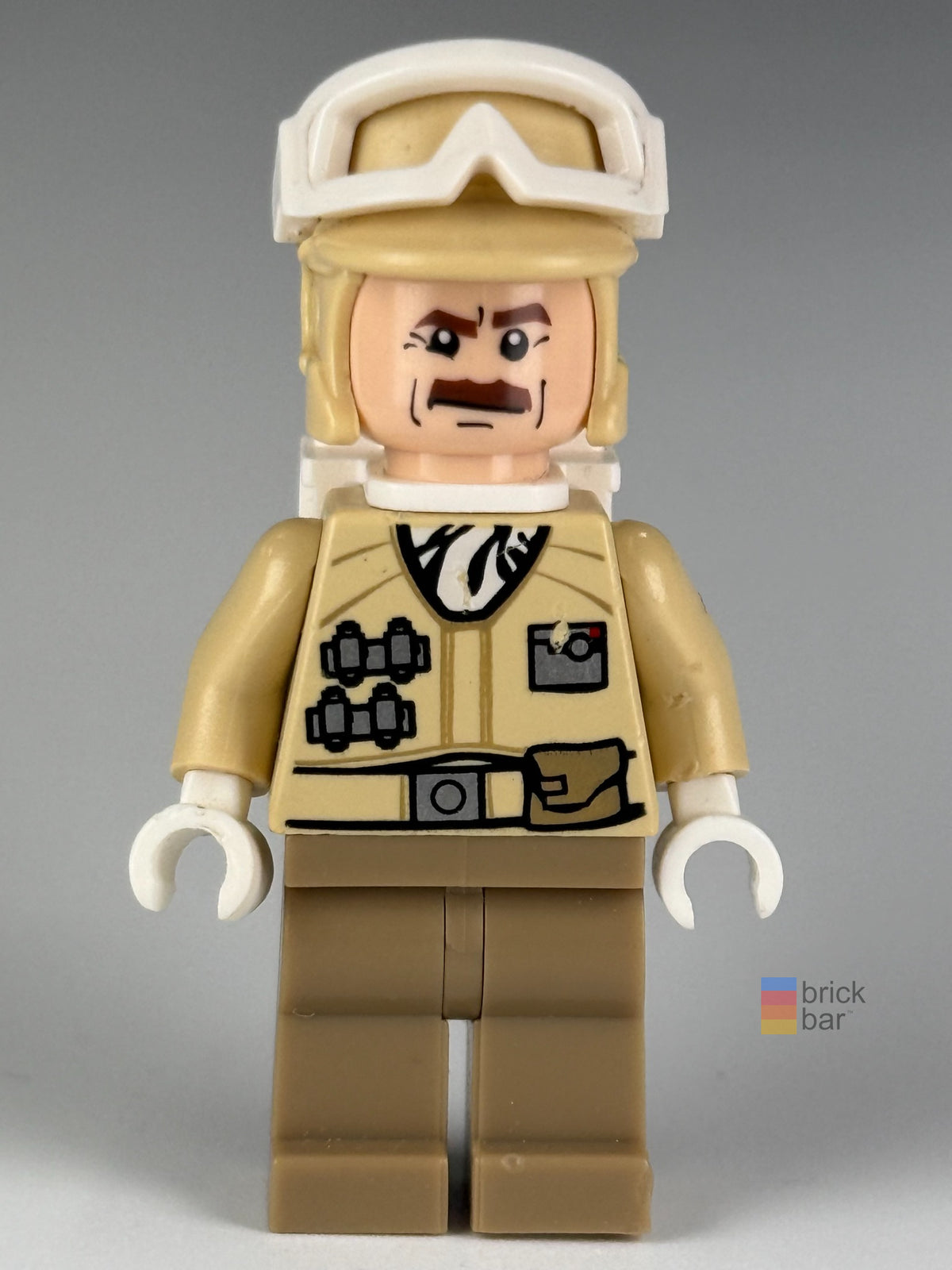Hoth Rebel Trooper sw0425 front view — Brick Bar™